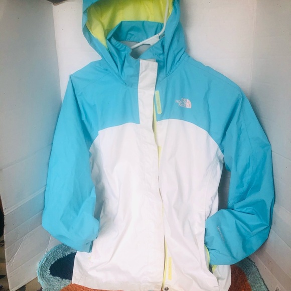 The north face the resolve rain jacket for girls